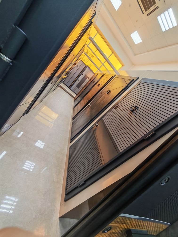 dükan Täjir gapylar